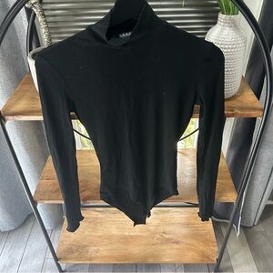 Cider Black Long Sleeve Ribbed Mock Neck Bodysuit Women’s XS.